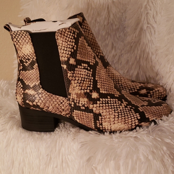Qupid Faux Snake Print Booties - Picture 2 of 8